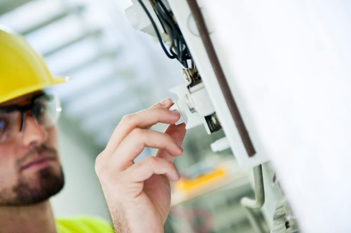 Fuse Boxes vs Breaker Boxes: What’s the Difference?